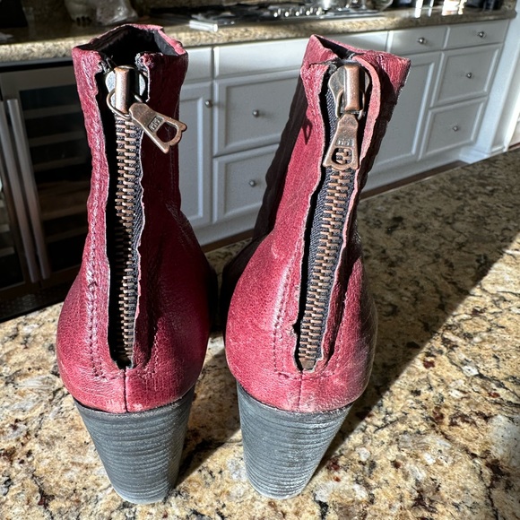 Cute Rag & Bone booties size 39 or US 9.             True to size. Great cond - Picture 7 of 7